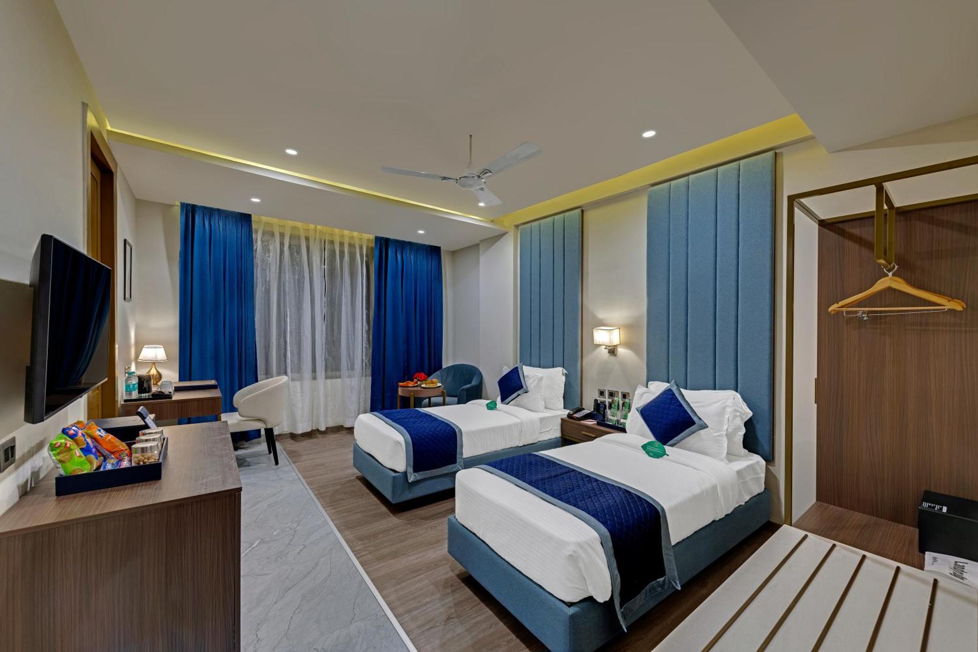 Click Collection Grand Gateway Варанасі Екстер'єр фото